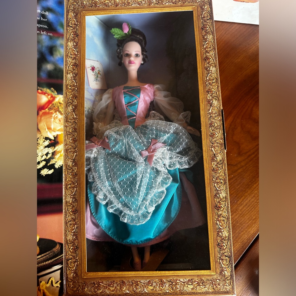 1997 Hallmark Special edition Fair Valentine Collectible Barbie - Picture 4 of 11